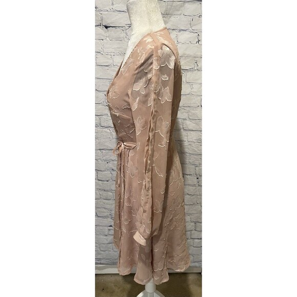 Women’s ASTR The Label Champagne Rose Wrap Dress Size Small Retail $85 - Picture 3 of 7